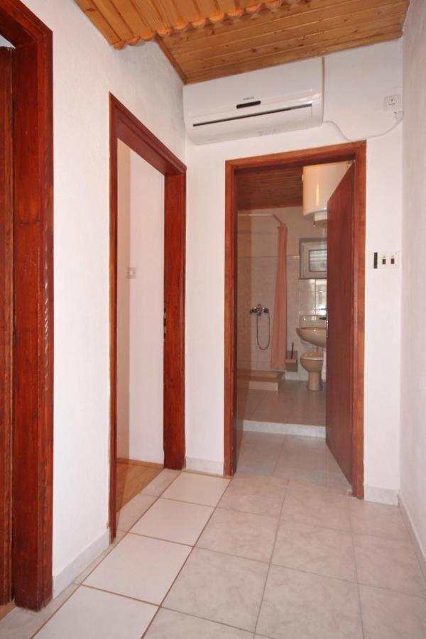 Apartments By The Sea Metajna, Pag - 6351 Bagian luar foto