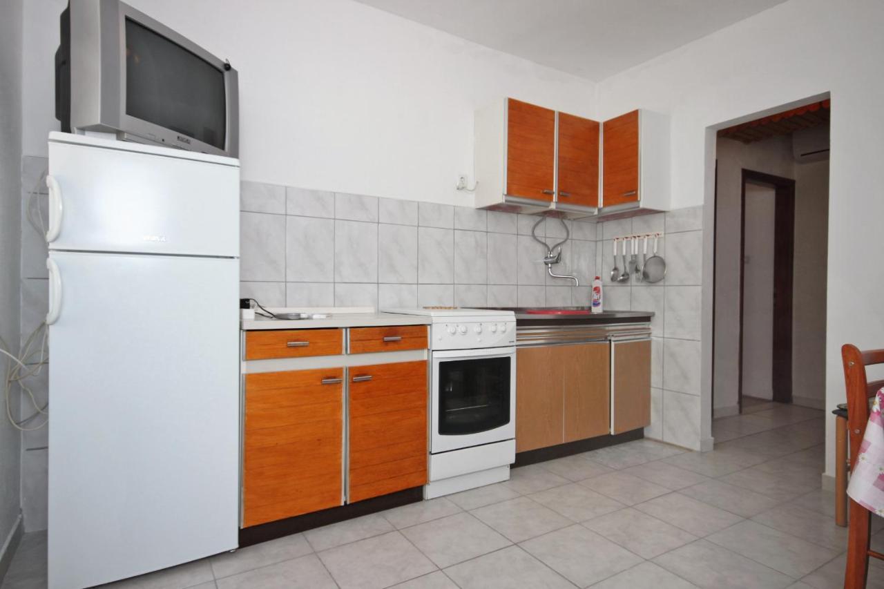 Apartments By The Sea Metajna, Pag - 6351 Bagian luar foto