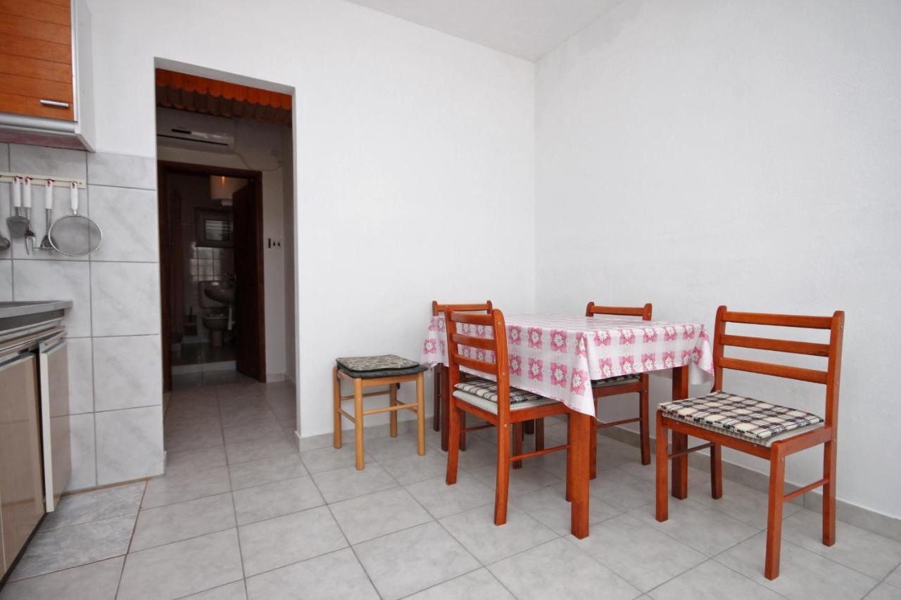 Apartments By The Sea Metajna, Pag - 6351 Bagian luar foto