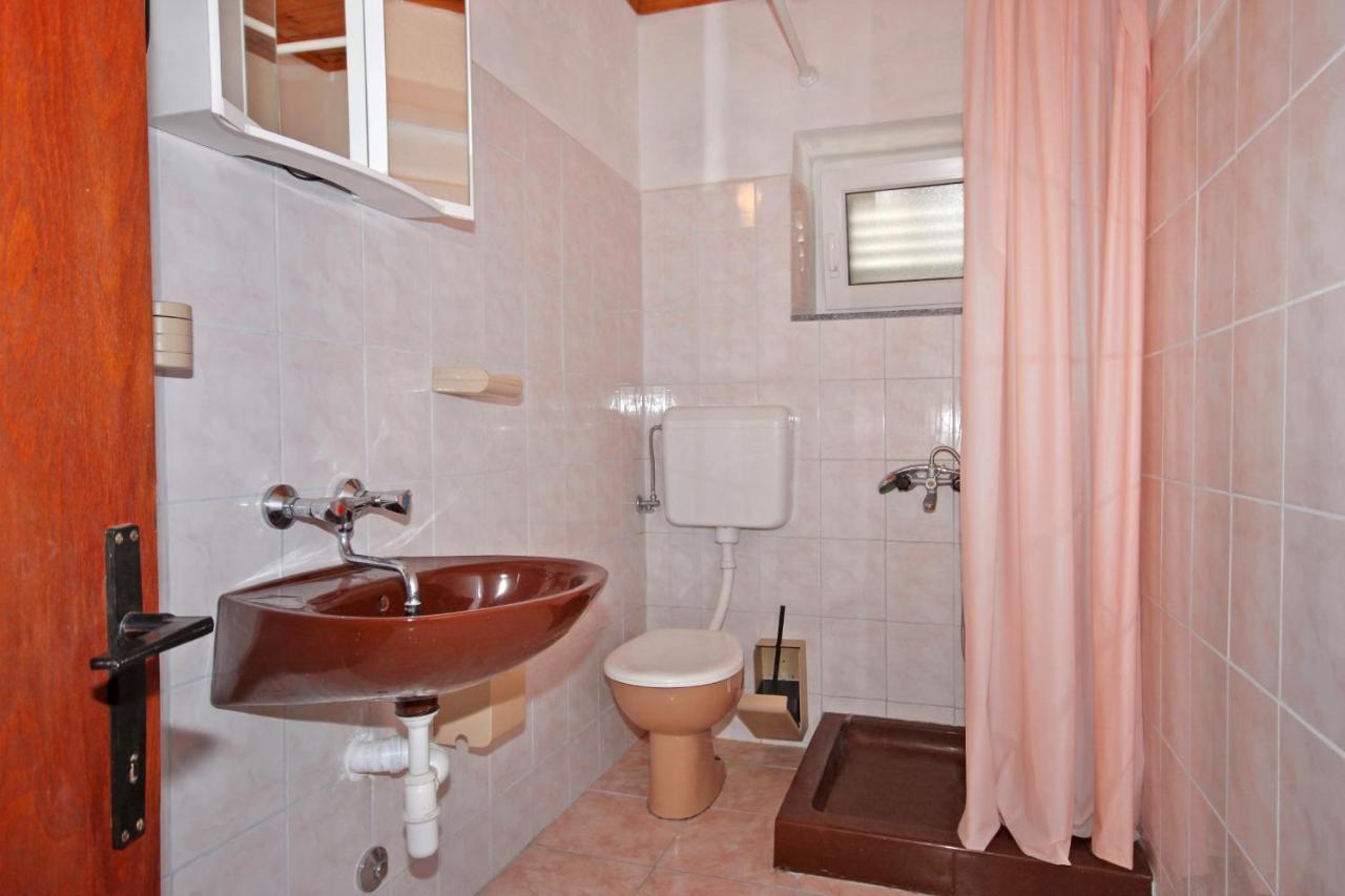 Apartments By The Sea Metajna, Pag - 6351 Bagian luar foto